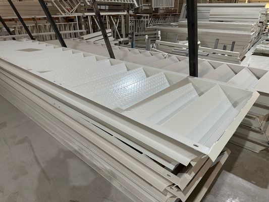 Vinnige installatie Voordeel 20 40ft Steel Sandwich Panel Flat Pack Container Huis voor kantoor Appartement Mall Workshop