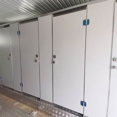 Draagbaar WC Toilet Veiligheidsdeur Gebruikt Draagbaar Tijdelijk Mobiele Wc Toilet Met Accessoires Prefab Set Ademhalend