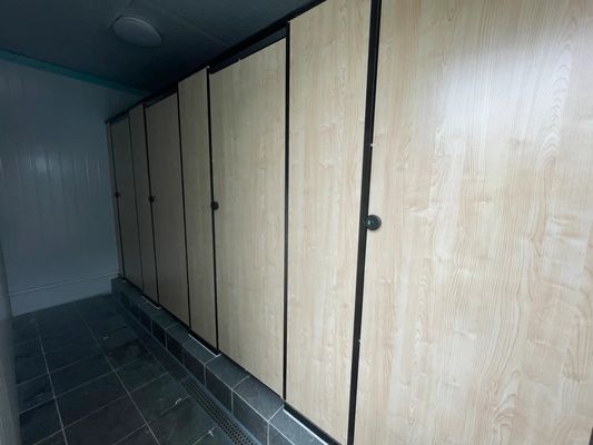 Voorgefabriceerde douche-toiletten voor camping met een standaarddikte voor een moderne stijl en een gemakkelijke installatie