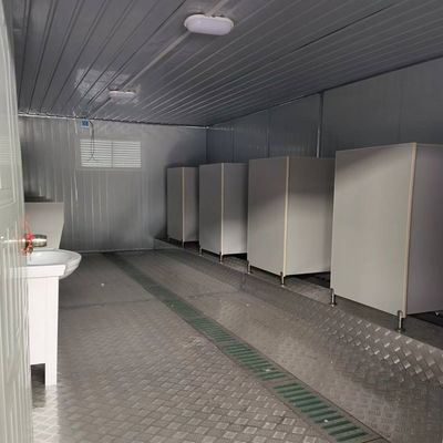 End Listing 20 40 ft Gereed gemaakt Draagbaar Modern mobiel Kleine prefab vouwbare container toilet met accessoires vuilniszak