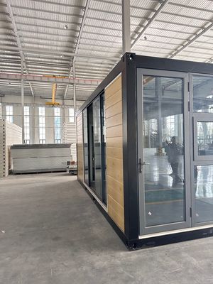 Draagbare ruimte buitenshuis Uniek ontworpen staal flat pack container huis met gegalvaniseerde staal structuur
