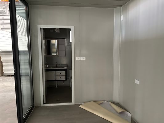 Uitbreidbaar Containerhuis Prefab Steel Sandwich Panel 20ft 40ft met Aluminium Venster