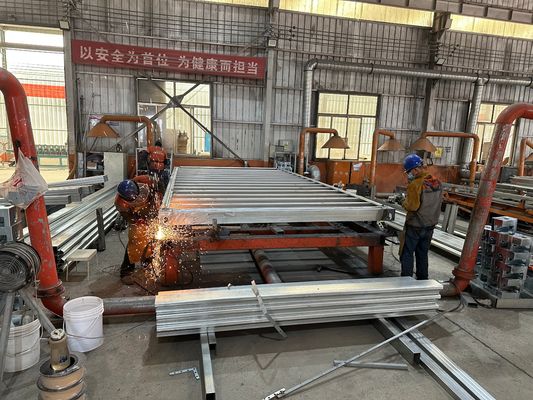 Rootproof 40'HC Low-Carbon Energy Saving Customized Modular Mobile Prefab Steel Frame Flat Pack Container Huis voor kantoor