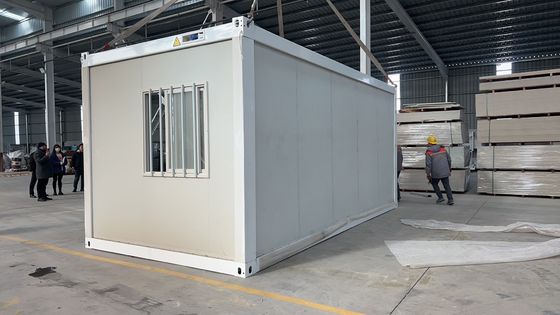 Upgrade Fast Build 20ft 30ft 40ft Customized Modulaire Waterdicht Glas Wol Sandwich Panel Klappend Container Huis met 1