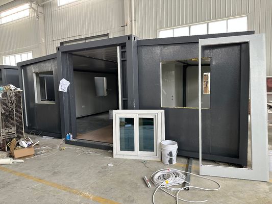 15-30 jaar levensduur Aanpasbare kleur Makkelijk te installeren Uitbreidende containerhuis Geïsoleerd frame Prefab mobiel Tiny Home
