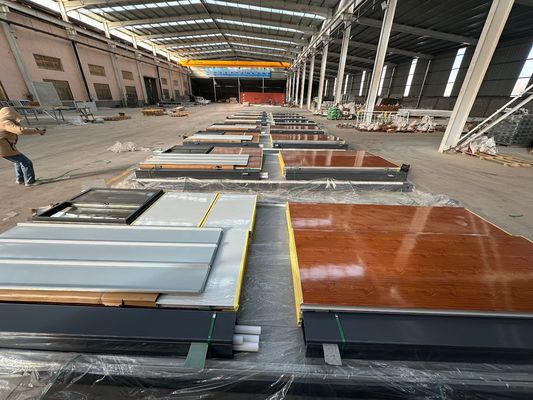 Voorgefabriceerd huis Transport en lading 20ft 40ft Flat Pack Container Houses voor isolatie kamer Mobile Living