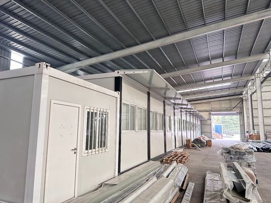 Hotel brandwerend geprefabriceerd stalen frame flat pack container huis met op maat gemaakte ontwerp en luxe ontwerp 20ft/40ft