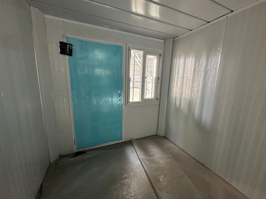 Plaatselijke standaard elektriciteit sandwichpaneel stalen frame vouw 40 voet scheepvaart container huis met toilet en douche