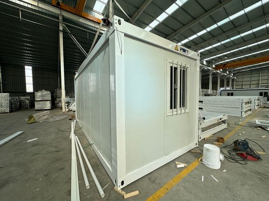 Veiligheidsdeur Klappkamer Containergebouw met badkamer en toilet Huis voor een handige winkel en aanpasbaar ontwerp