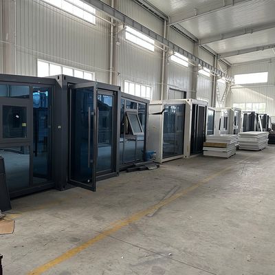 Flexibel samenspannen van stalen sandwichpaneel uitbreidbaar containerhuis voor milieuvriendelijk wonen en gemakkelijke installatie