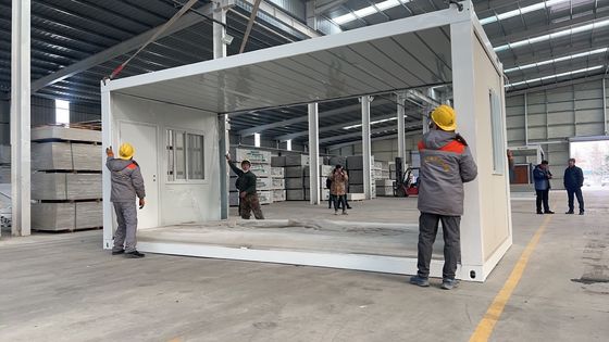 Stalen sandwichpaneel Multifunctioneel Geïsoleerd Uitvouwbaar Containerhuis Prefab House Prefabricated Folding Container House