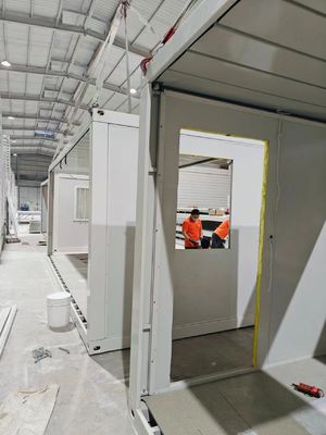 Stalen sandwichpaneel Multifunctioneel Geïsoleerd Uitvouwbaar Containerhuis Prefab House Prefabricated Folding Container House