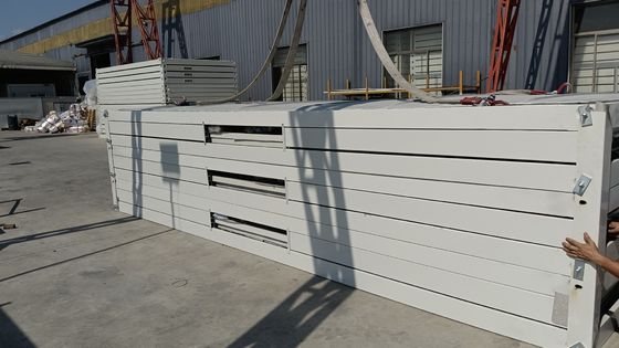 Stalen sandwichpaneel Multifunctioneel Geïsoleerd Uitvouwbaar Containerhuis Prefab House Prefabricated Folding Container House