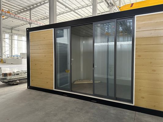 Vierkant ontwerp gemodificeerd scheepvaartcontainerhuis voor kantoor waterdicht branddicht geprefabriceerd stalen frame huizen