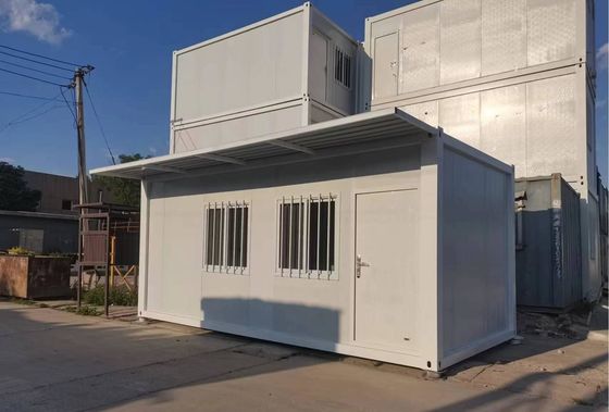 Vierkant ontwerp gemodificeerd scheepvaartcontainerhuis voor kantoor waterdicht branddicht geprefabriceerd stalen frame huizen