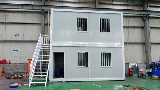 Afneembare containerhuis in postmoderne ontwerpstijl en concurrerend met ademende kenmerken