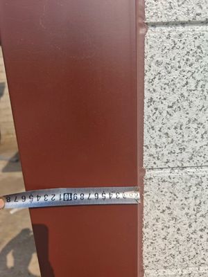 Voorgefabriceerde laag koolstofhoudende pluimveehuis sandwichpaneel 20ft huizen staal voorgefabriceerd huis aluminium venster
