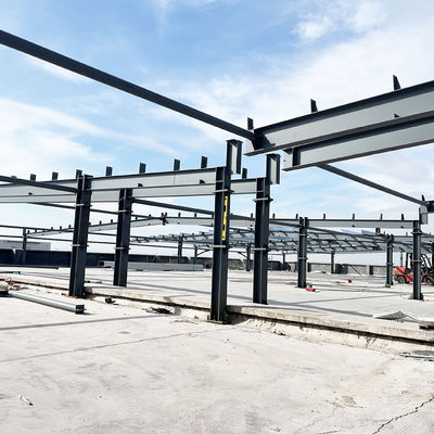 Voorgefabriceerd staal magazijngebouw gemakkelijk te installeren door de bron met staal deur structuur en installatie