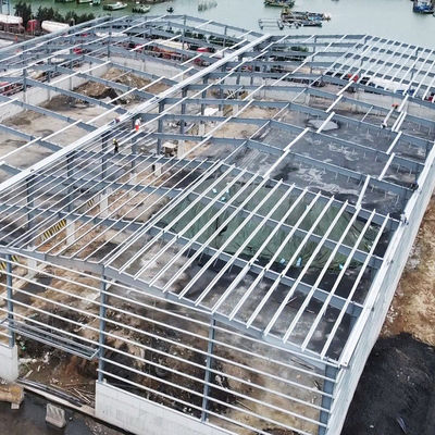 Bron Prefabricated Warehouse Steel Structure Building met snijservice en aluminiumalloy venster bij gemakkelijke installatie