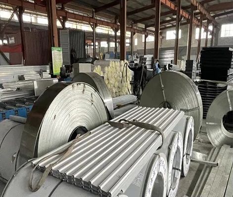 Prefab House Villa in Panama met 50/75/100mm Wave Sandwich Panel en rechthoekige vorm