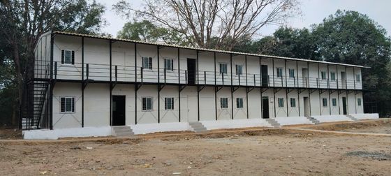 Blauw wit licht staal structuur frame geprefabriceerd modulair strandhuis