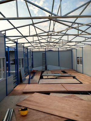 Groentehuizen Kleine woning Voorafgebouwde mobiele woning met 50/75/100mm Wave Sandwich Panel