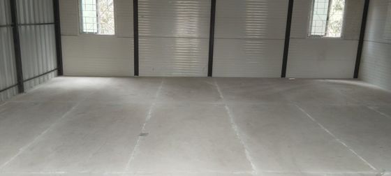 Gemakkelijk te installeren Prefabricated Modern House met 50/75/100mm Wave Sandwich Panel Wall