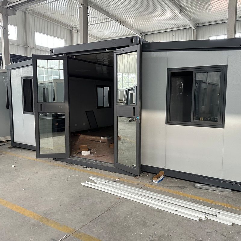 Uitbreidbaar Container House Hotel 3 Kamers 4 Slaapkamer 20 ft Wit of op maat gemaakte kleur Moderne draagbare huisvesting