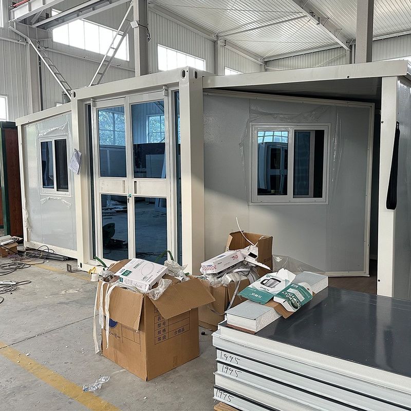 Uitbreidbaar Containerhuis Draagbare Huizen Prefab Smart House 3 slaapkamers Villa met aangepaste kleur en beveiligingsdeur